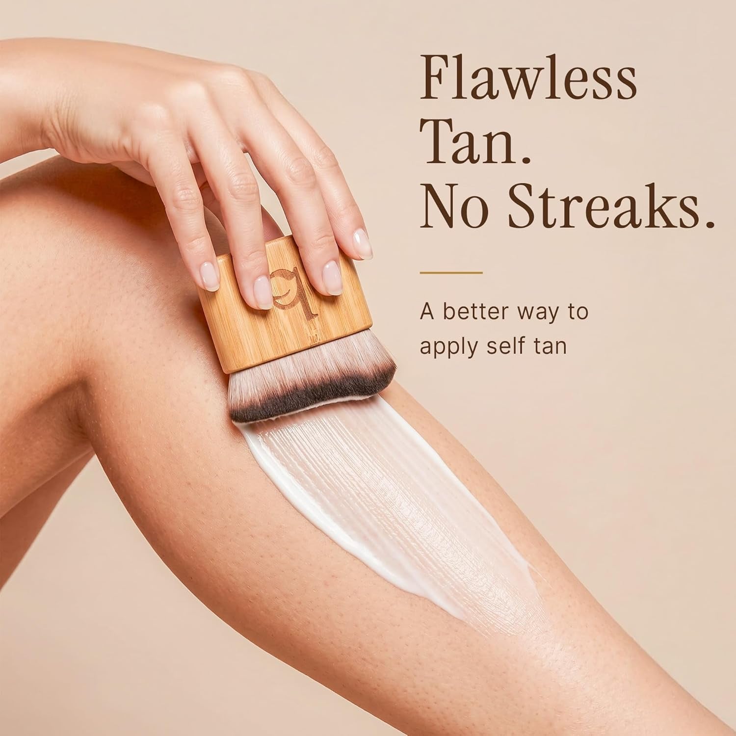 Ultra Soft Self Tanner Brush - Kabuki Brush for Body Foundation & Makeup, Blending Applicator for Tanner, Self Tanning Mitt, Achieves Sunless Streak-Free Fake Tan, Durable & Easy to Clean